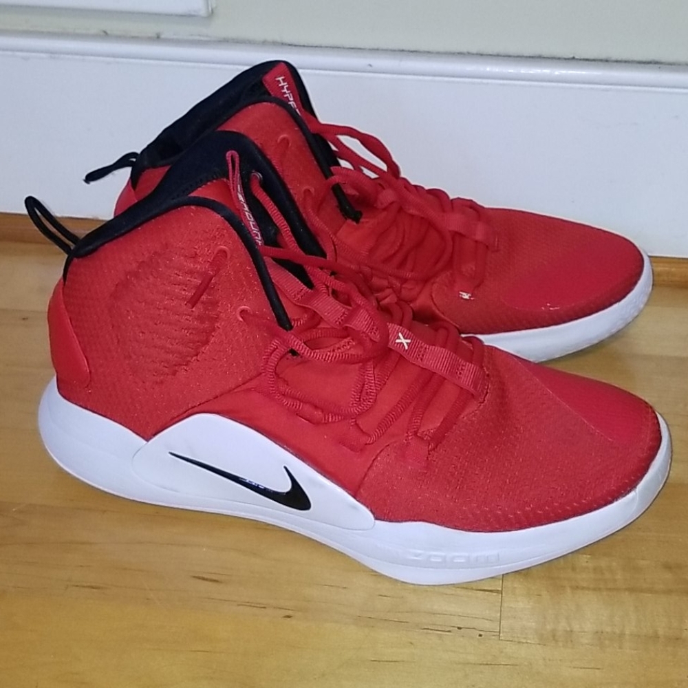 NIKE hyperdunk EUC red/black mens 12